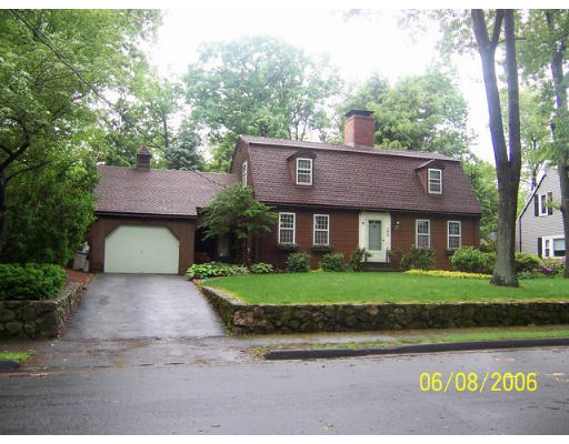 22 Robin Road Wakefield, MA 01880 - Photo 1 of 15 Gallery Image 1