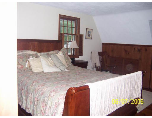 22 Robin Road Wakefield, MA 01880 - Photo 11 of 15 Gallery Image 11