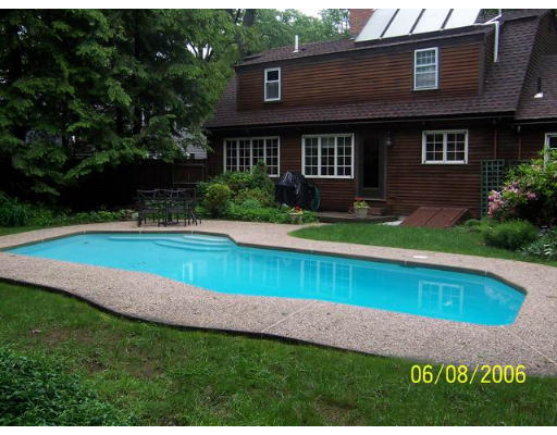 22 Robin Road Wakefield, MA 01880 - Photo 14 of 15 Gallery Image 14
