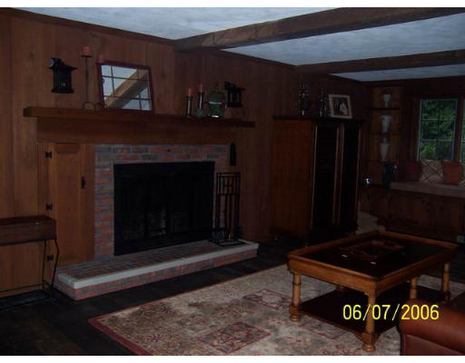 22 Robin Road Wakefield, MA 01880 - Photo 3 of 15 Gallery Image 3
