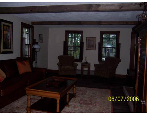 22 Robin Road Wakefield, MA 01880 - Photo 4 of 15 Gallery Image 4