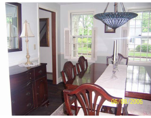 22 Robin Road Wakefield, MA 01880 - Photo 5 of 15 Gallery Image 5