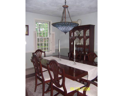 22 Robin Road Wakefield, MA 01880 - Photo 6 of 15 Gallery Image 6