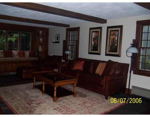 22 Robin Road Wakefield, MA 01880 - Photo 10 of 15 Gallery Image 10