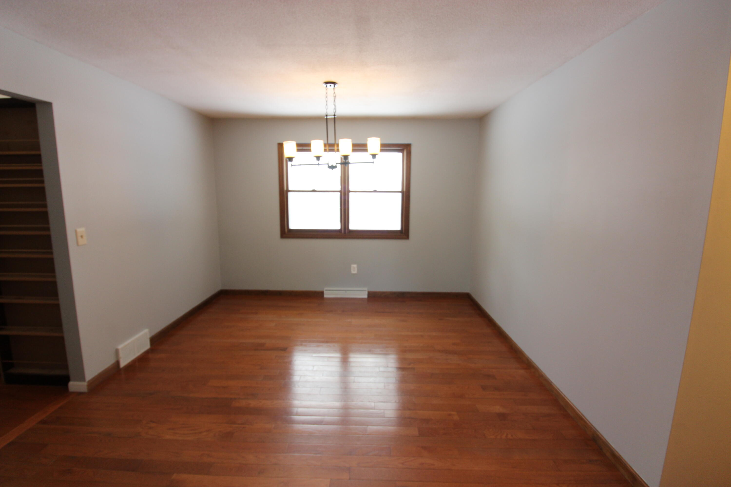 2787 Royal Queens Road Stevensville, MI 49127 - Photo 8 of 17 IMG_3788