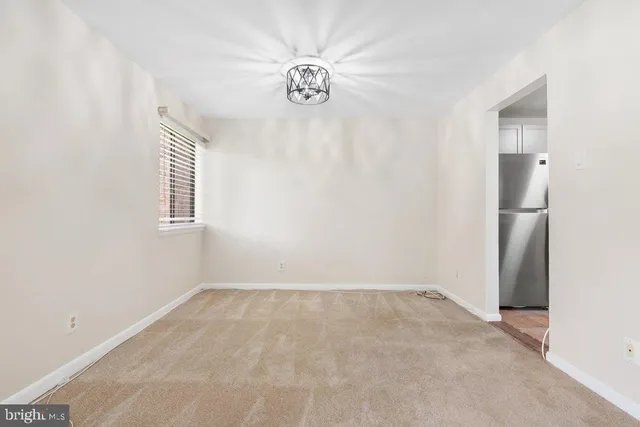 a view of empty room with window