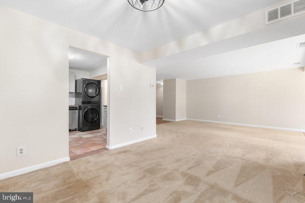 19027 Mills Choice Road, Unit 4 Gaithersburg, MD 20886 - Photo 9 of 26 a view of an empty room