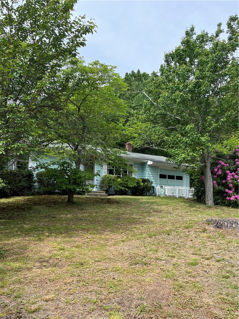 1369 Hope Road Cranston, RI 02831 - Photo 2 of 18