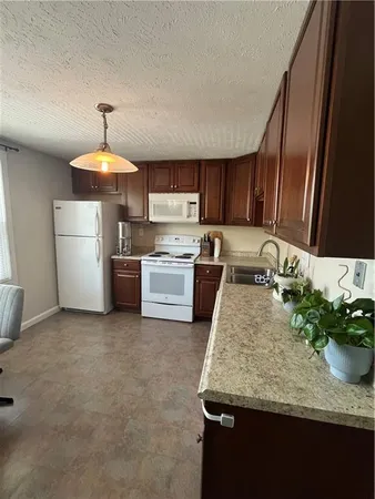 $1,695 | 3000 Ridge Road, South Park, PA 15129