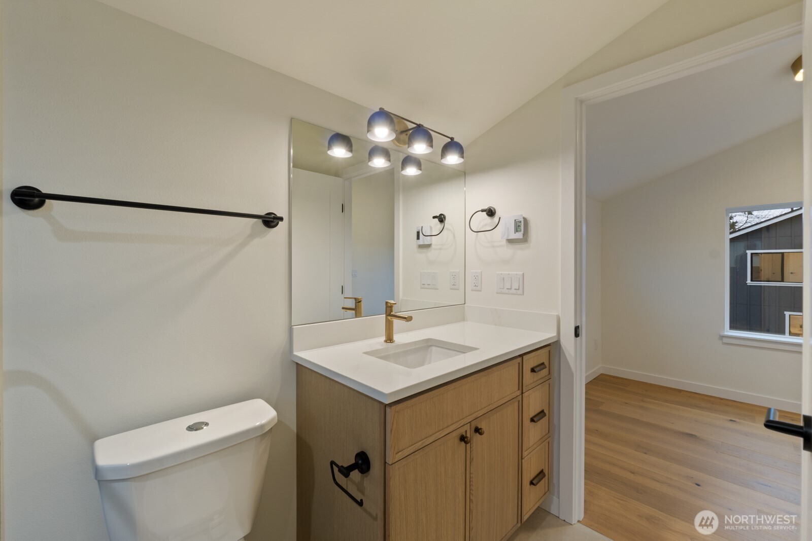 2731 Northeast 87th Street Seattle, WA 98115 - Photo 19 of 26
