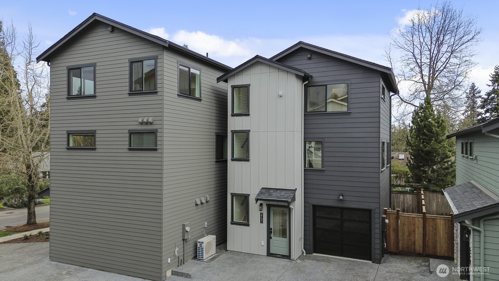 2731 Northeast 87th Street Seattle, WA 98115 - Photo 2 of 26