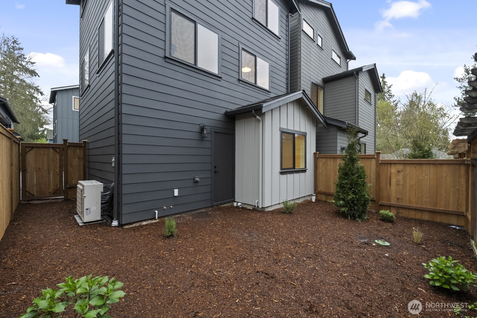 2731 Northeast 87th Street Seattle, WA 98115 - Photo 23 of 26