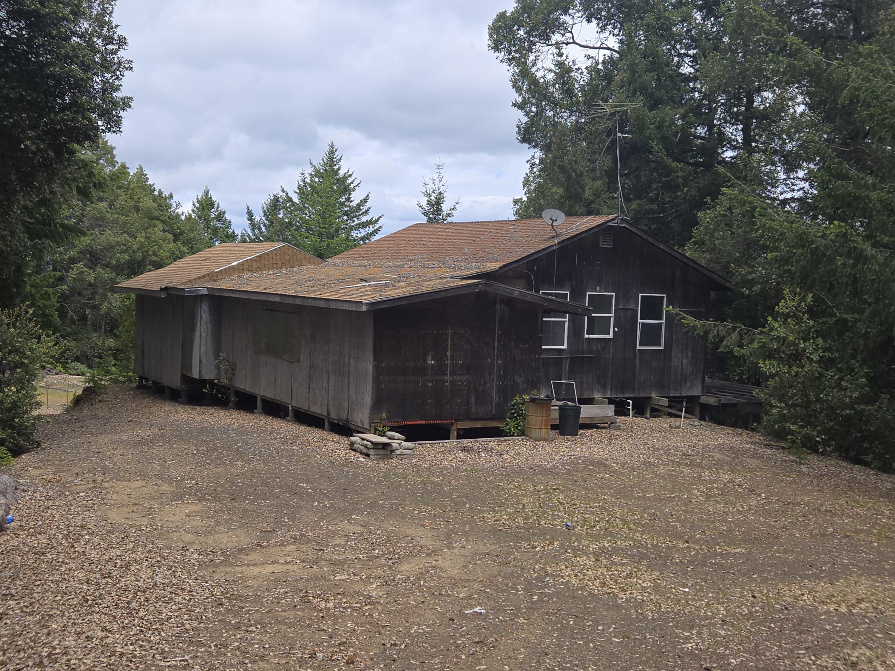 1533 Hungry Gulch Road Whitethorn, CA 95589 - Photo 1 of 34