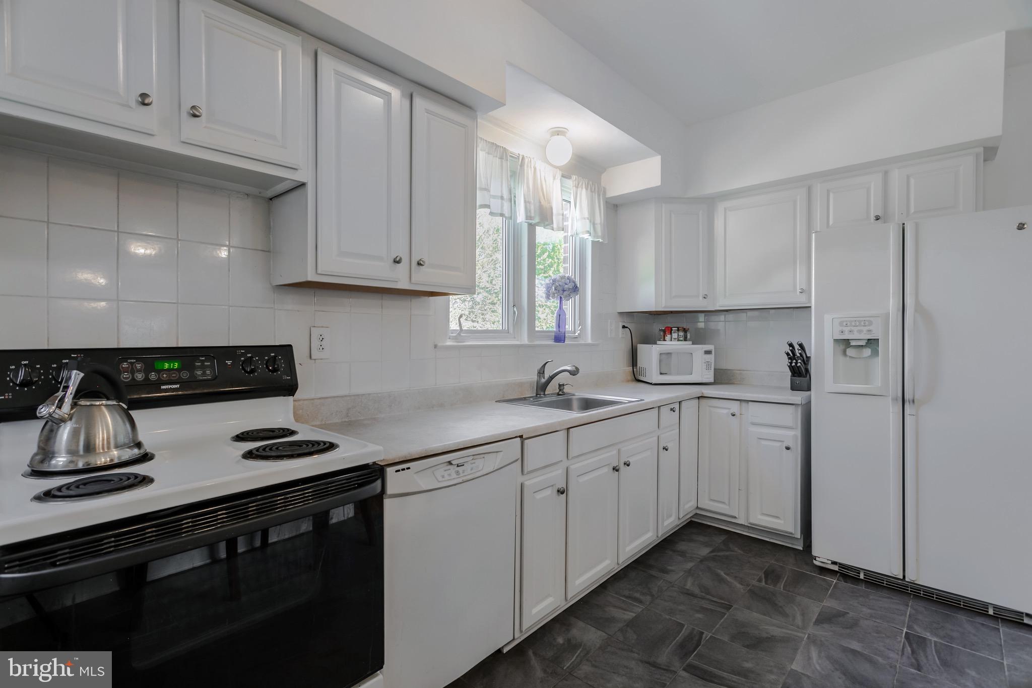 33 Waverly Road Havertown, PA 19083 - Photo 7 of 17