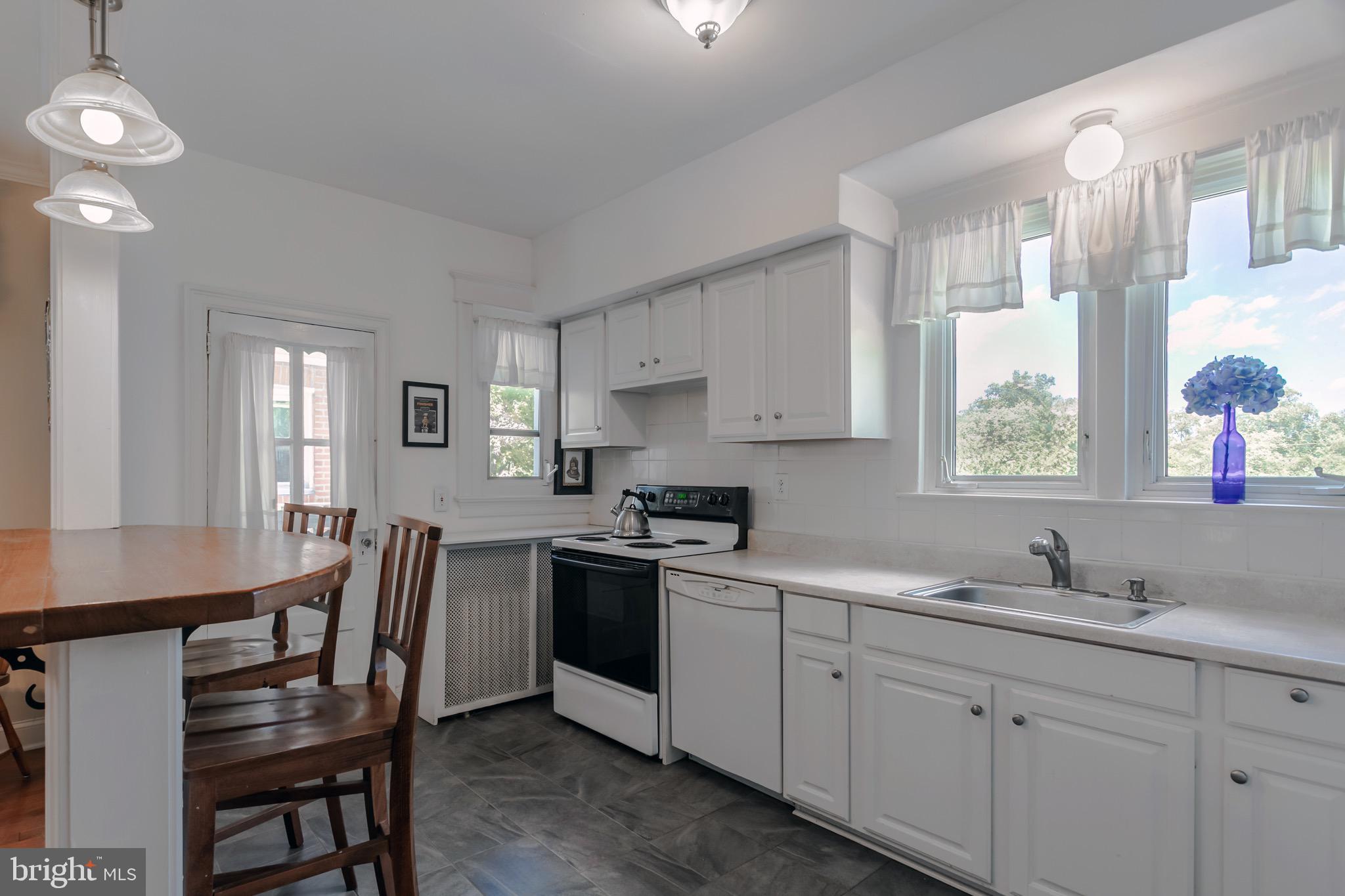 33 Waverly Road Havertown, PA 19083 - Photo 9 of 17