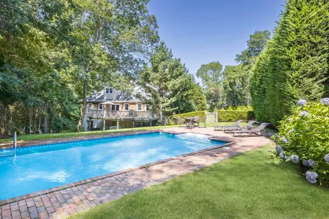 312 Noyack Road, Southampton, NY 11968