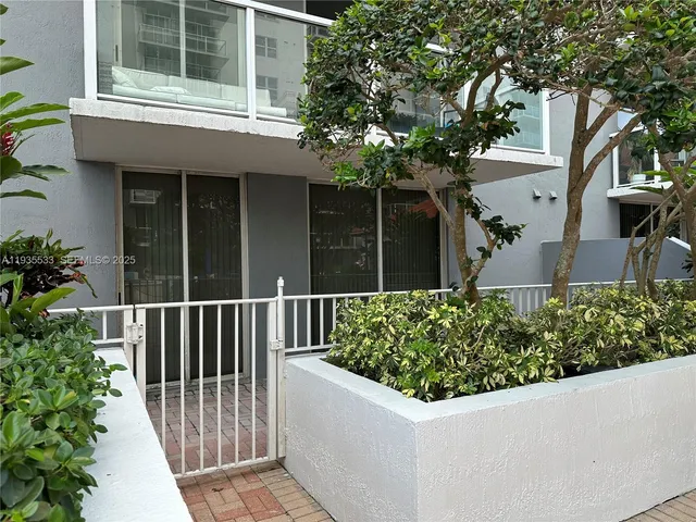 $2,000 | 5077 Northwest 7th Street, Unit 412, Miami, FL 33126