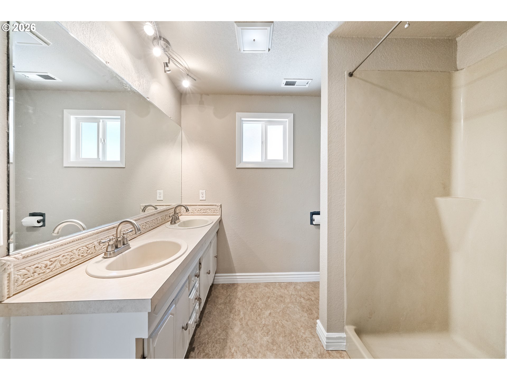1183 Lookingglass Road Roseburg, OR 97471 - Photo 23 of 45