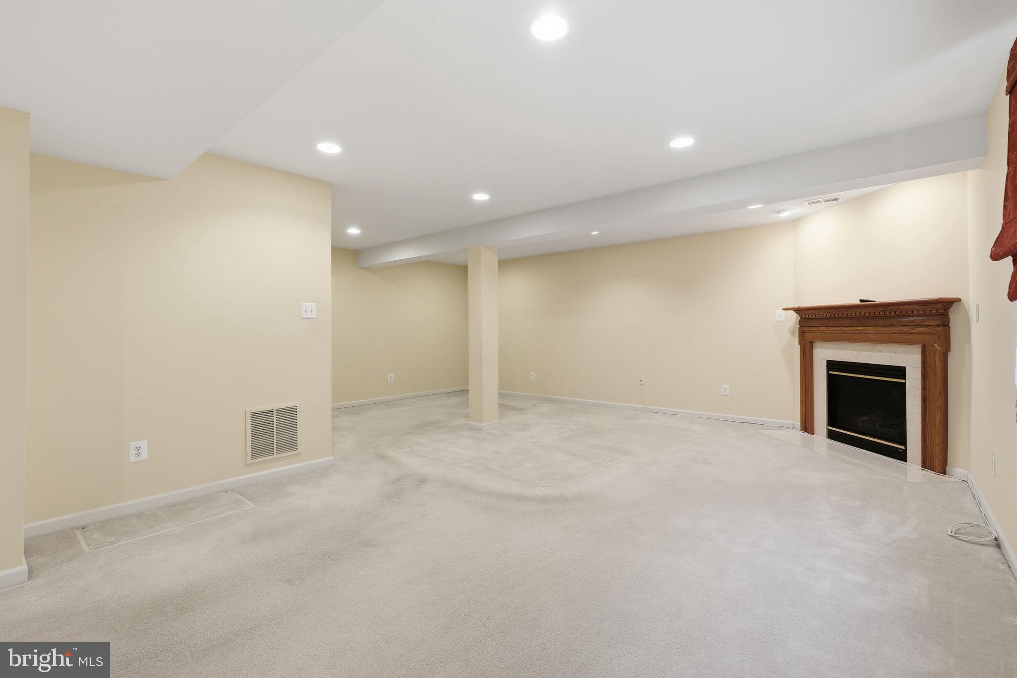 281 Maple Drive Hanover, PA 17331 - Photo 23 of 41 Family room
