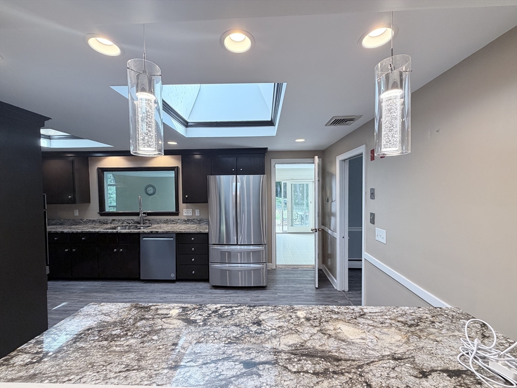 40 Bakers Hill Road Weston, MA 02493 - Photo 4 of 22