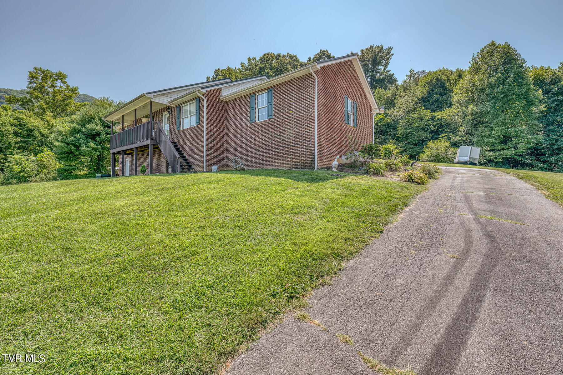 118 Hoyle Fender Road Jonesborough, TN 37659 - Photo 3 of 30 118 Hoyle Fender Rd-31