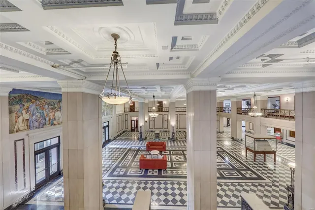 $1,962 | 3681 Lindell Boulevard, St. Louis, MO 63108