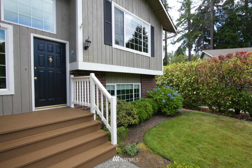 1922 169th Place Southeast Bothell, WA 98012 - Photo 2 of 24