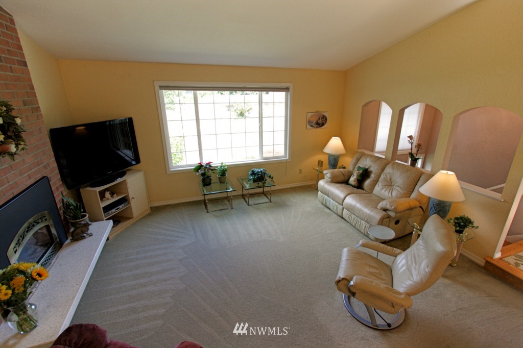 1922 169th Place Southeast Bothell, WA 98012 - Photo 4 of 24