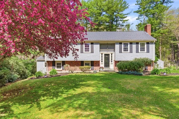 $850,000 | 15 May Elm Lane, Norwell, MA 02061