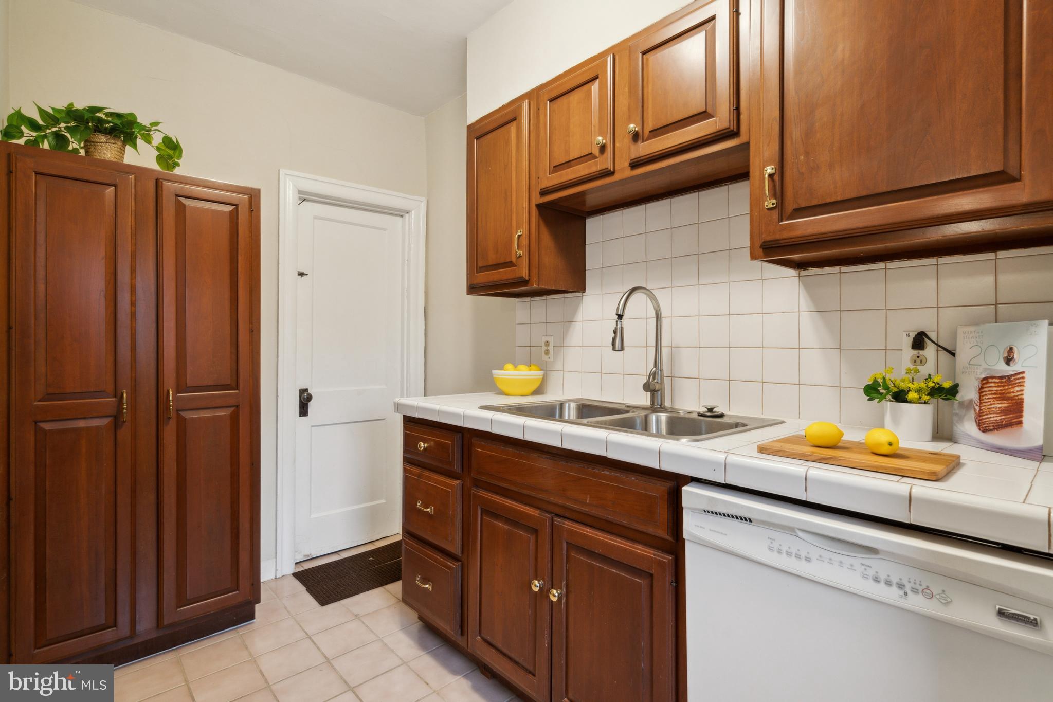 7862 Devon Street Philadelphia, PA 19118 - Photo 11 of 25