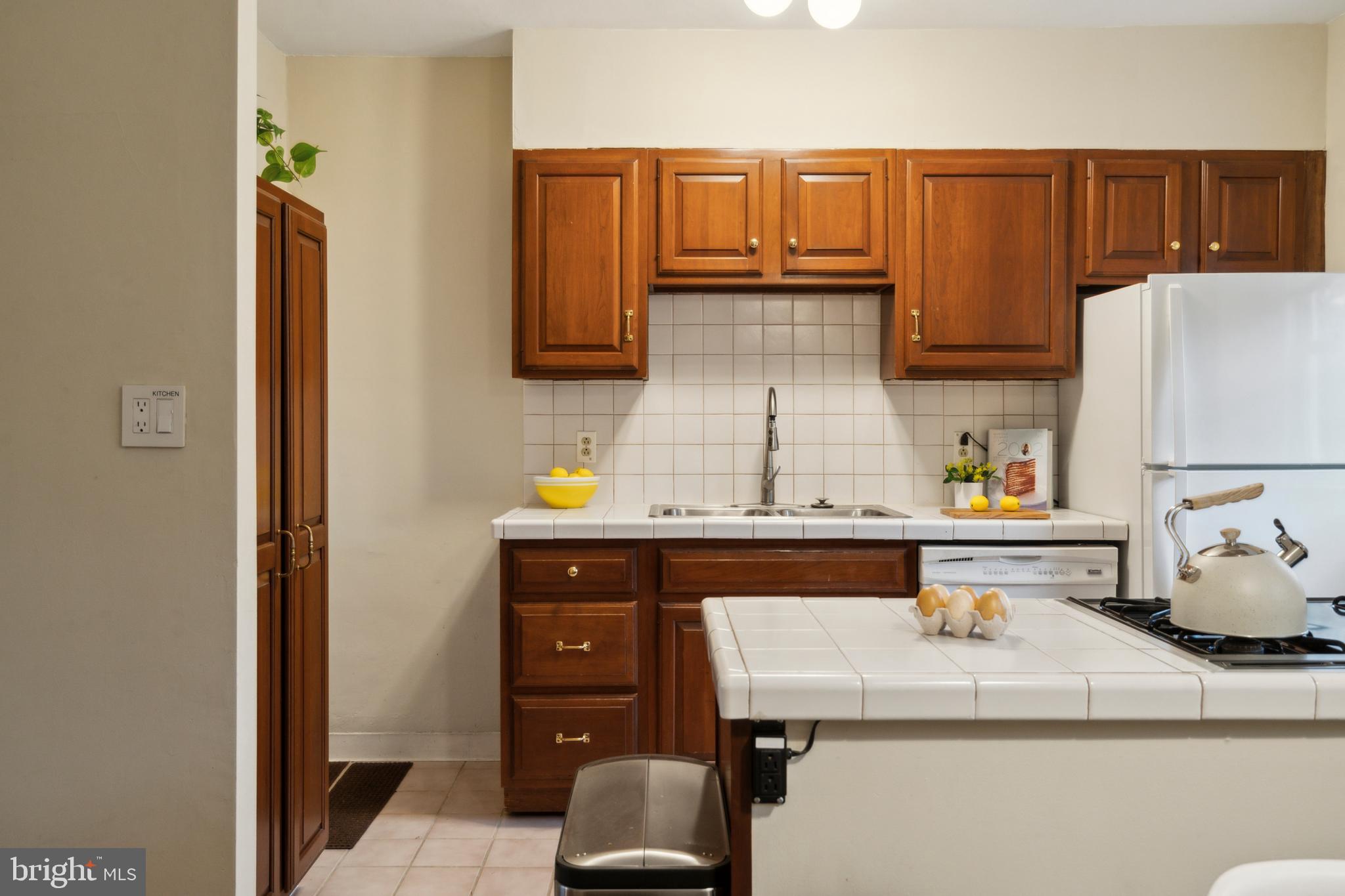 7862 Devon Street Philadelphia, PA 19118 - Photo 13 of 25