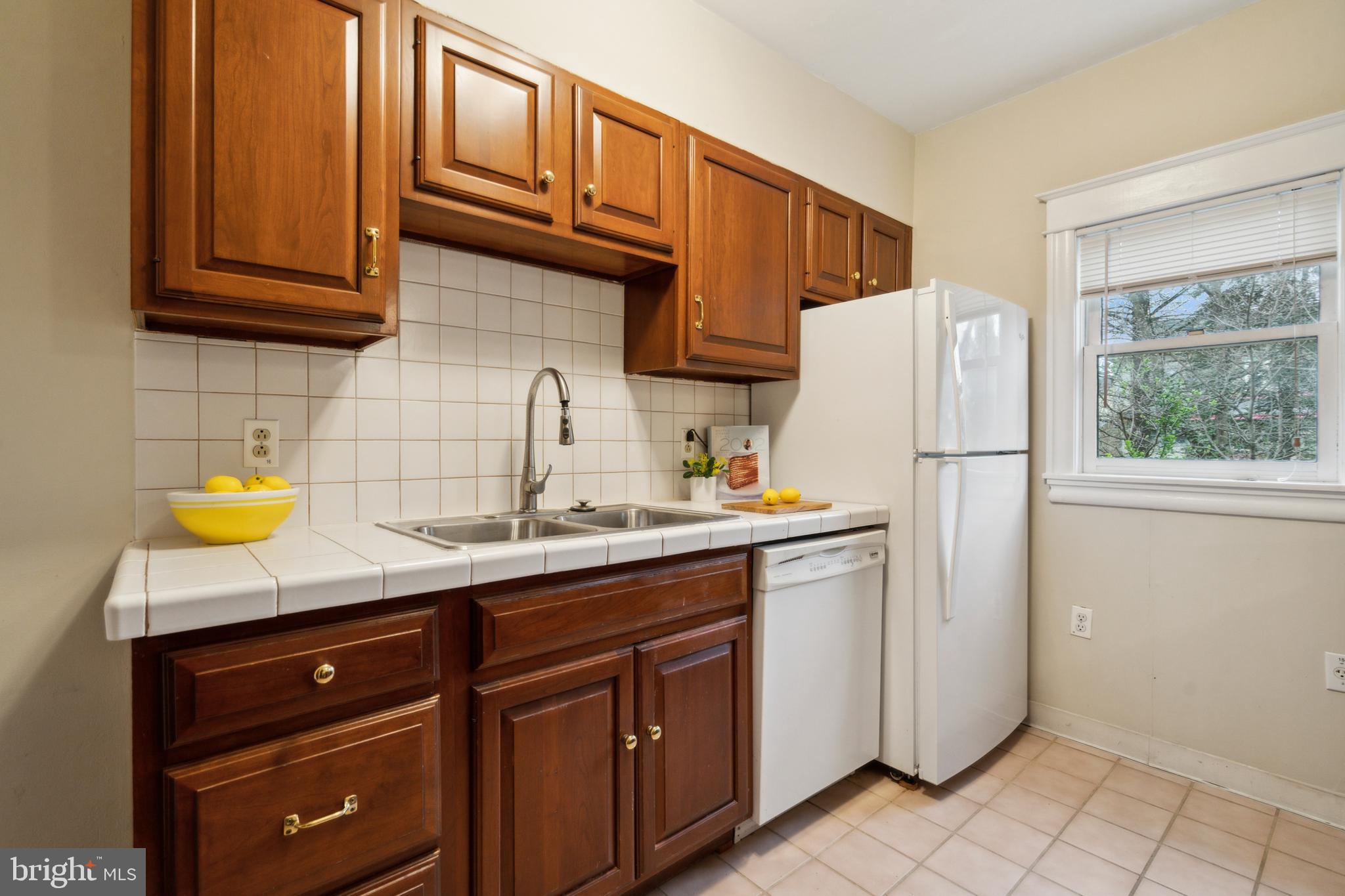 7862 Devon Street Philadelphia, PA 19118 - Photo 9 of 25