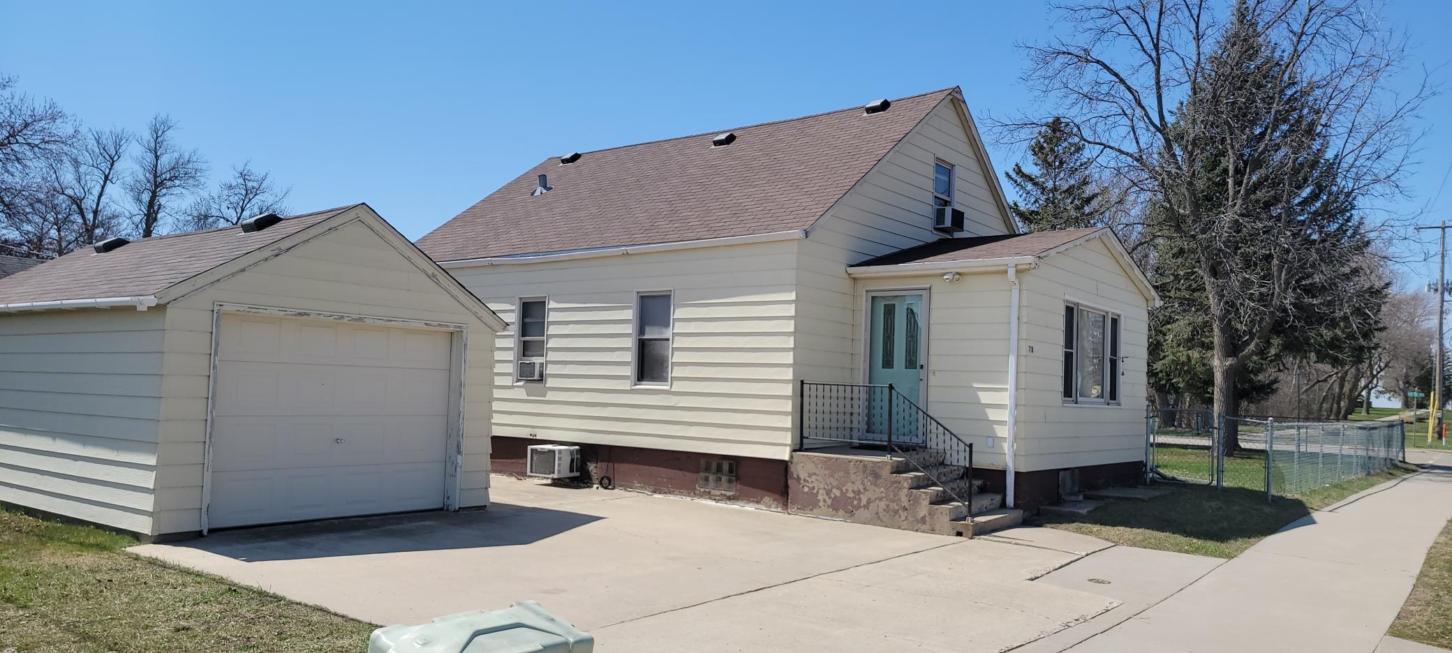 718 7th Street Southwest Pipestone, MN 56164 - Photo 1 of 1 Gallery Image 1