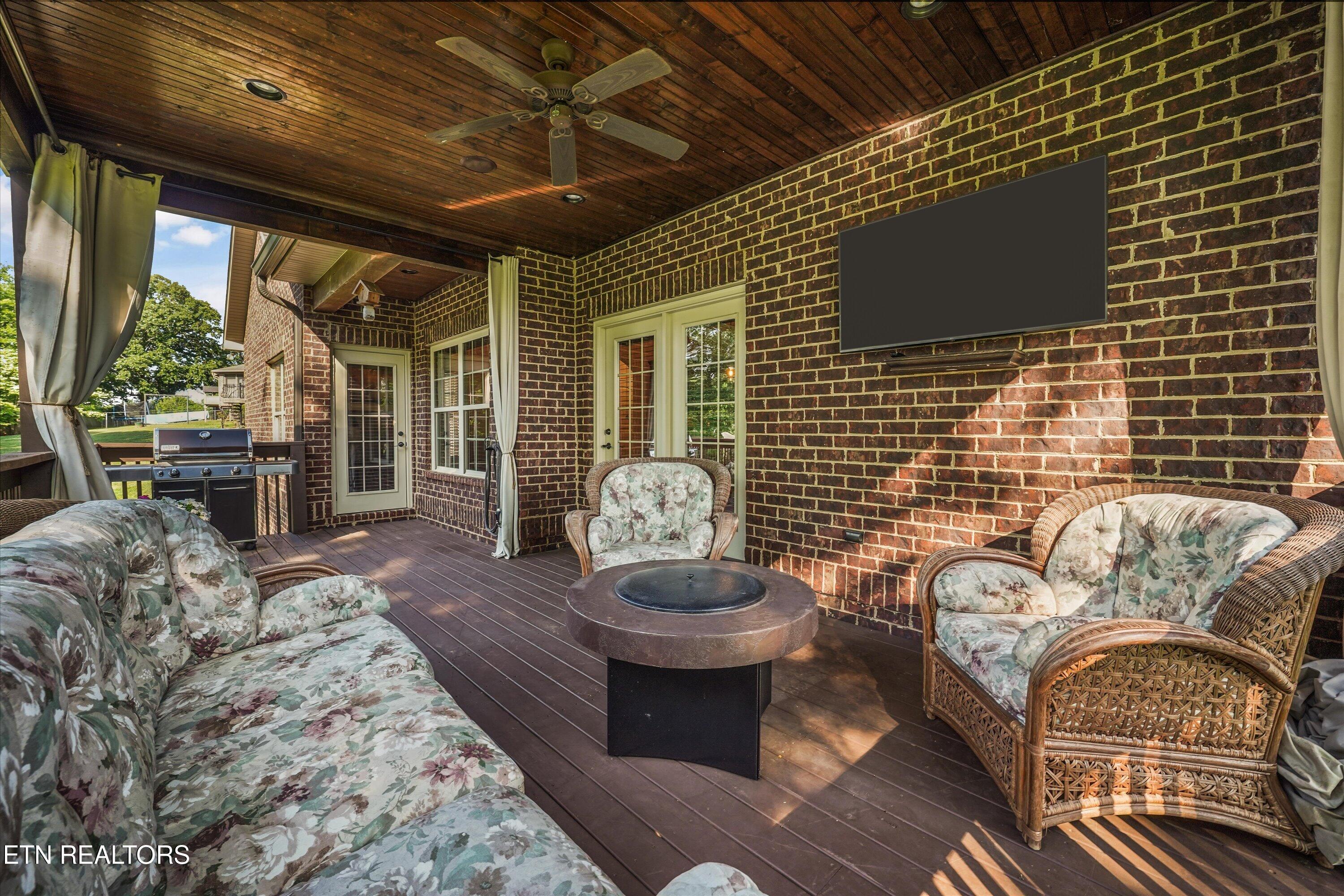 1341 Hillvale Road Louisville, TN 37777 - Photo 34 of 42 32-128 Hillvale Rd30