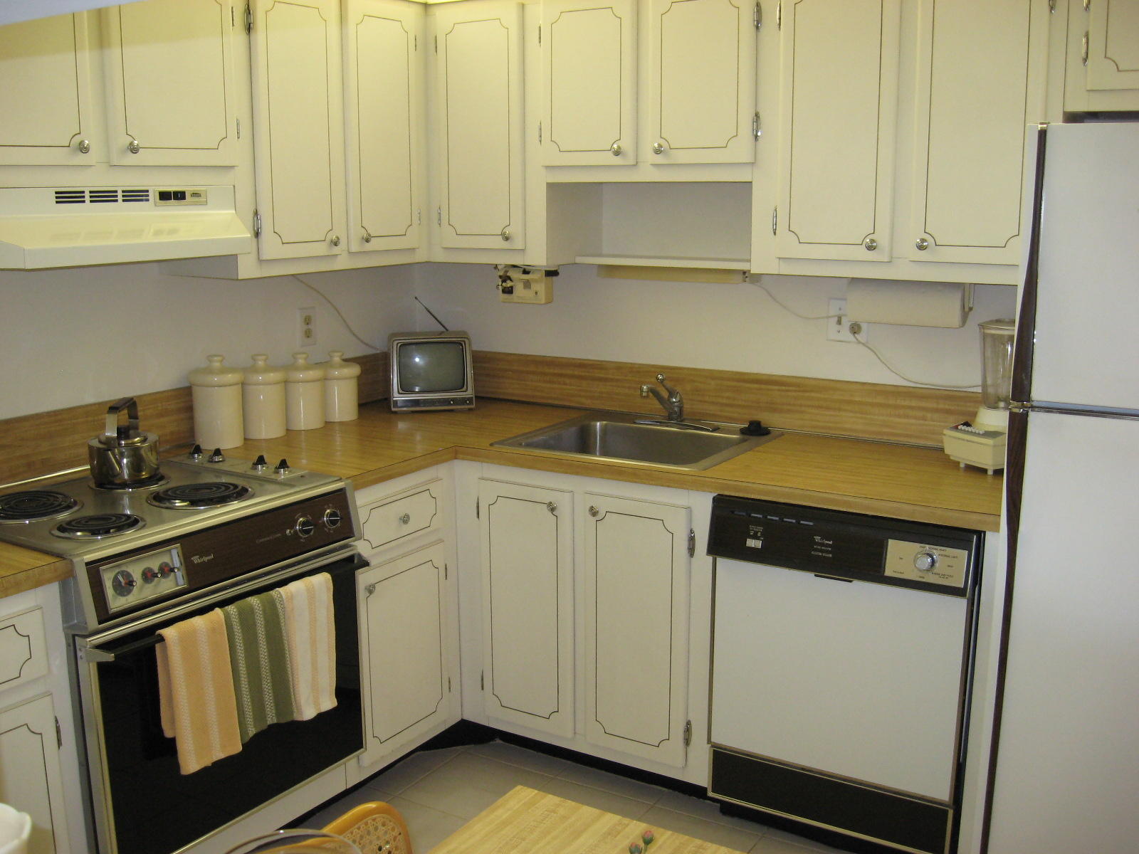 9233 Southwest 8th Street, Unit 315 Boca Raton, FL 33428 - Photo 6 of 26 9233-315 Kit
