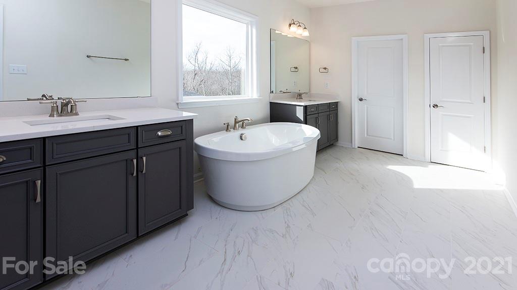 15131 Shallow Ridge Road, Unit 261 Charlotte, NC 28278 - Photo 22 of 31 Gallery Image 22
