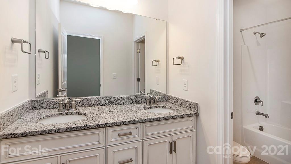 15131 Shallow Ridge Road, Unit 261 Charlotte, NC 28278 - Photo 28 of 31 Gallery Image 28
