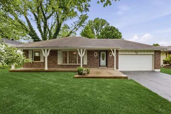 $310,000 | 18719 Gateway Drive, Independence, MO 64057
