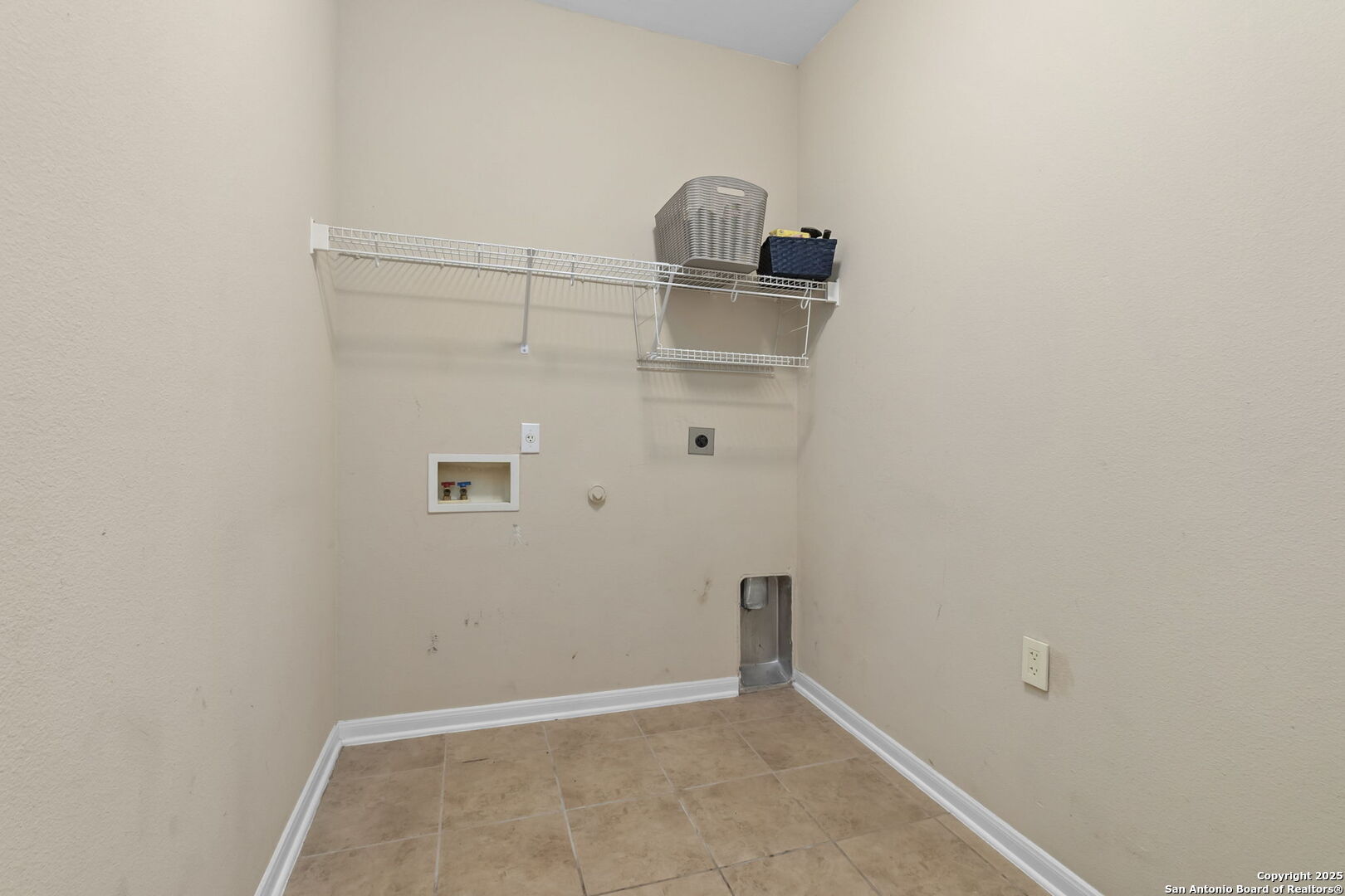 16106 Ponderosa Pth Helotes, TX 78023 - Photo 34 of 40 a view of a small space