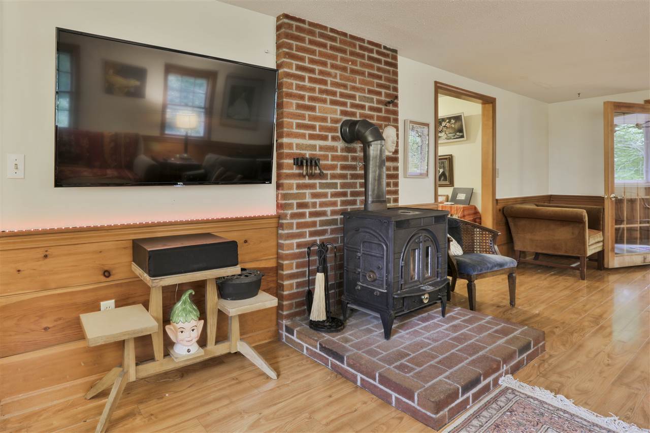 189 Curtis Farm Road Wilton, NH 03086 - Photo 6 of 32