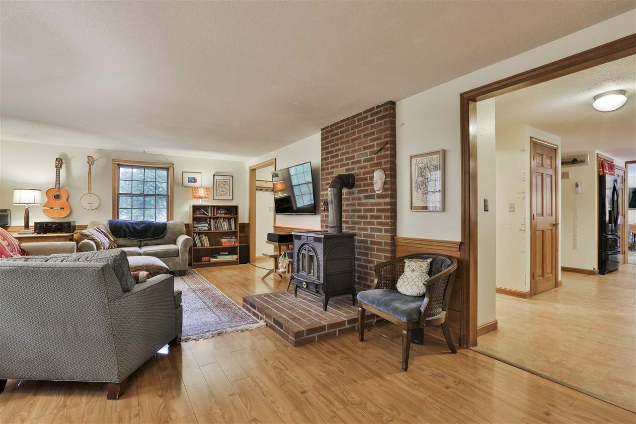 189 Curtis Farm Road Wilton, NH 03086 - Photo 7 of 32
