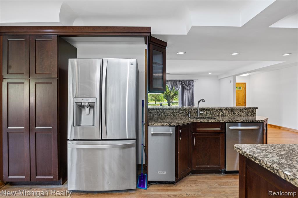 8359 Chicago Road Warren, MI 48093 - Photo 14 of 74