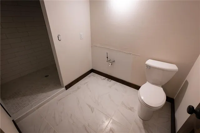 $1,390,000 | 25984 Outer Road, Rock Port, MO 64482