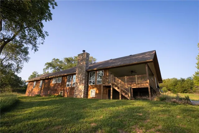 $1,390,000 | 25984 Outer Road, Rock Port, MO 64482