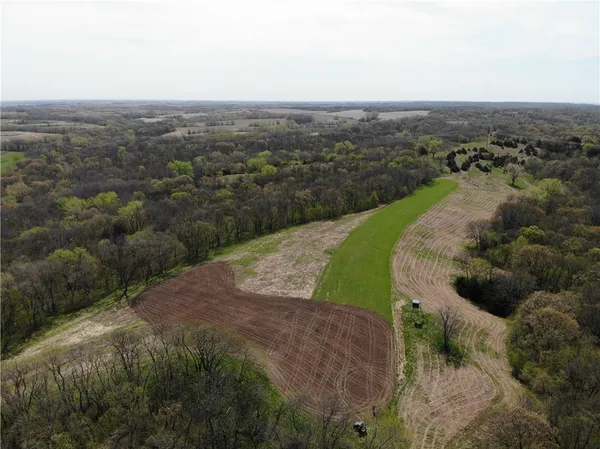 $1,275,000 | 25984 Outer Road, Rock Port, MO 64482