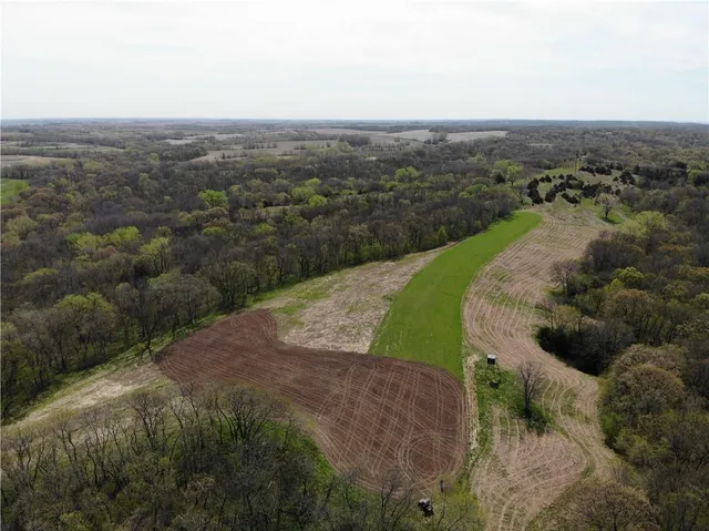 $1,390,000 | 25984 Outer Road, Rock Port, MO 64482