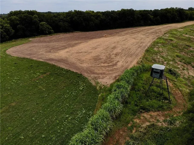 $1,390,000 | 25984 Outer Road, Rock Port, MO 64482