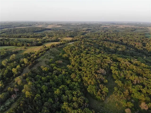 $1,390,000 | 25984 Outer Road, Rock Port, MO 64482