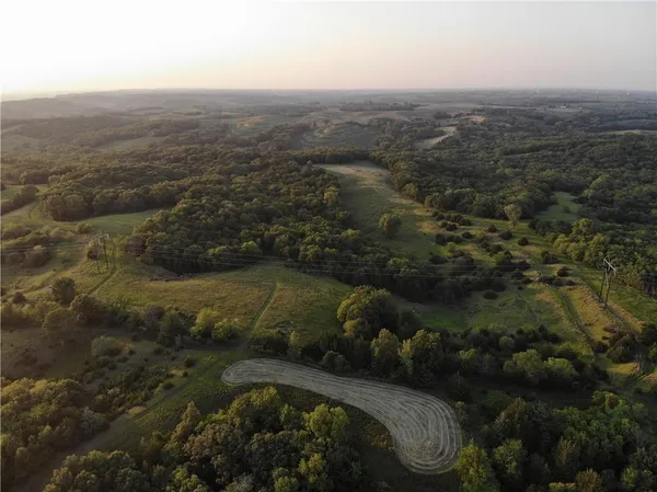 $1,275,000 | 25984 Outer Road, Rock Port, MO 64482