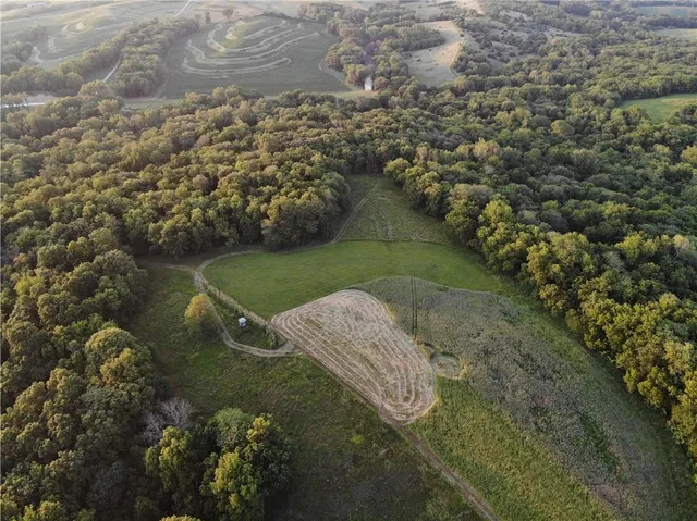 $1,390,000 | 25984 Outer Road, Rock Port, MO 64482